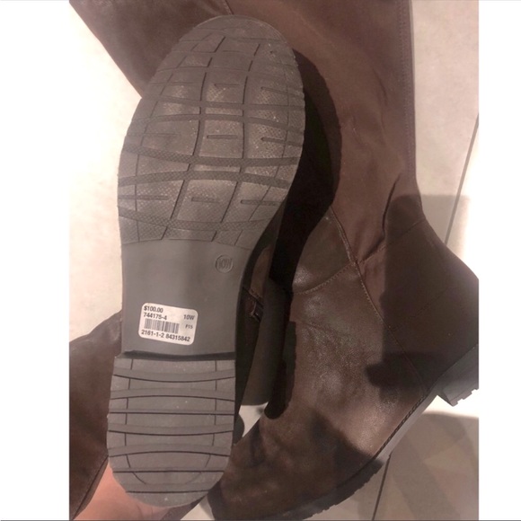 Tall brown boots - Picture 2 of 4